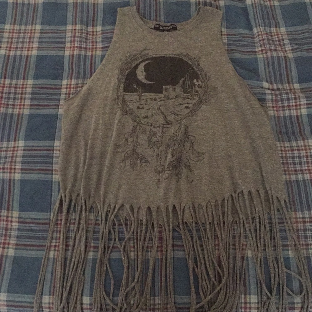 Sleeveless T-shirt